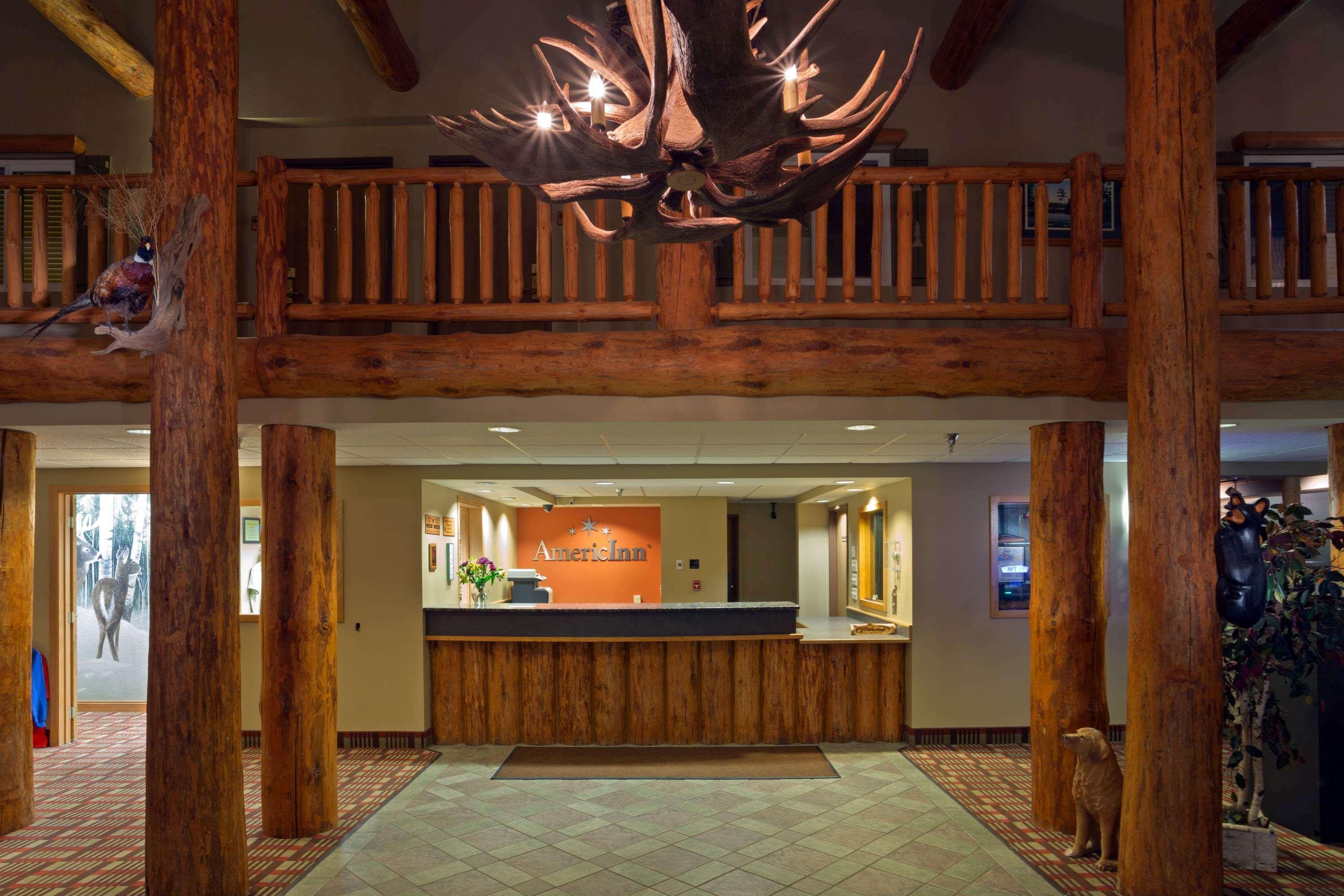 Vista Lobby AmericInn by Wyndham Pequot Lakes