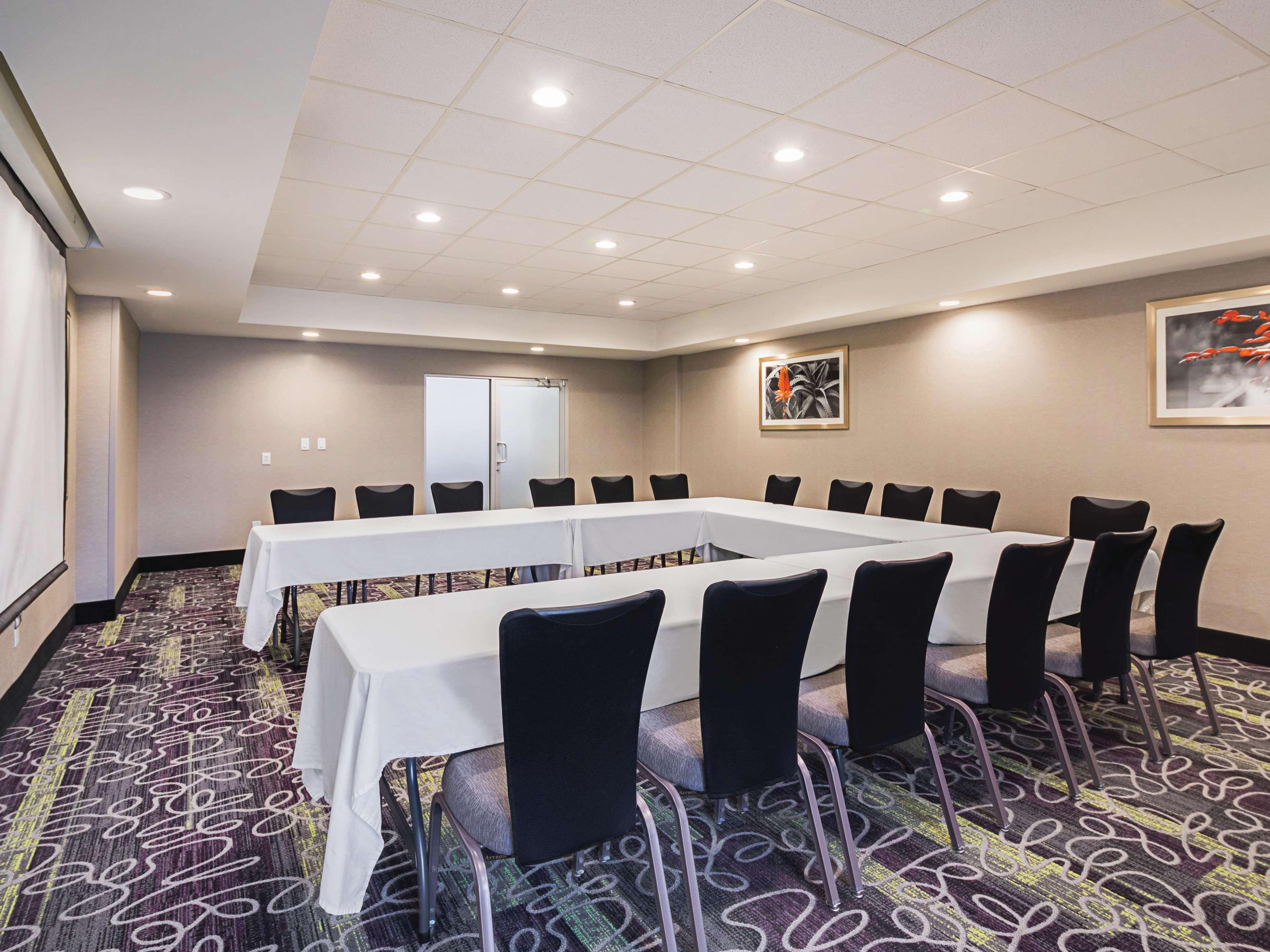 Centro de Negocios La Quinta Inn & Suites Austin Airport