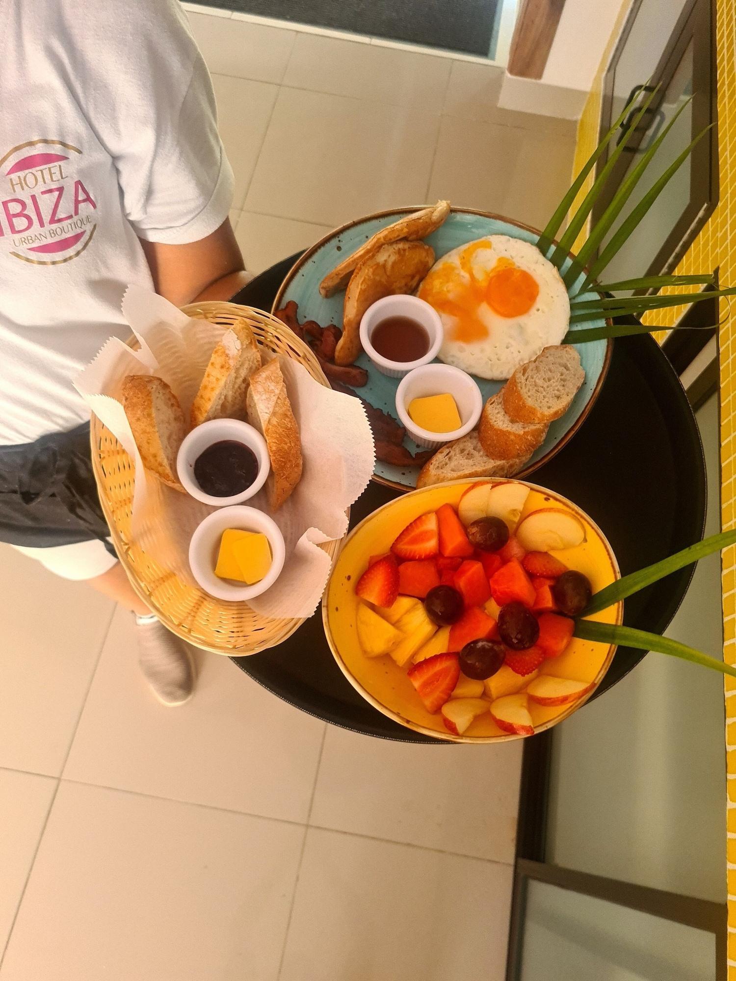 Restaurant Club Ibiza - Party Hotel & Beach Club