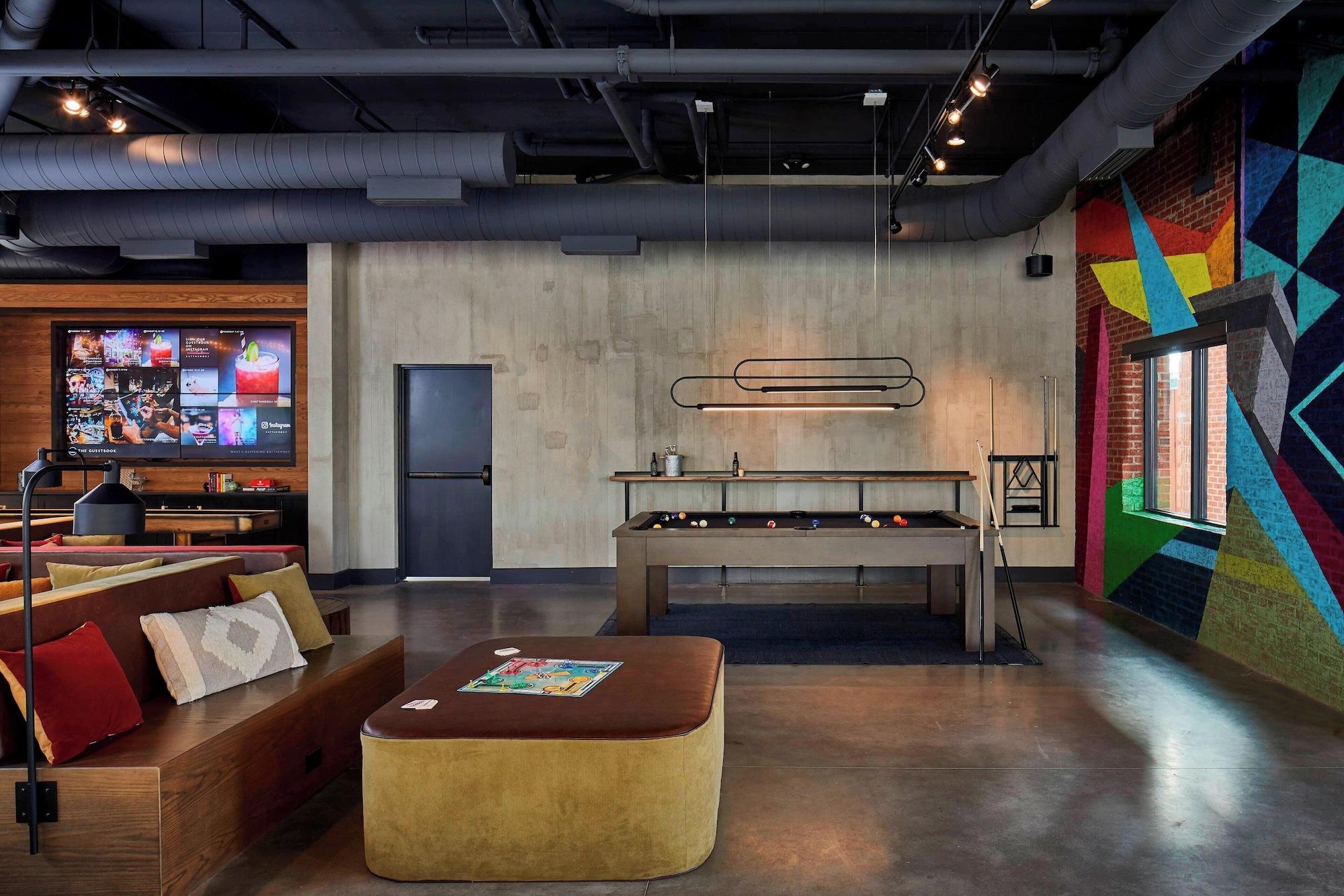 Vista Piscina Moxy Chattanooga Downtown