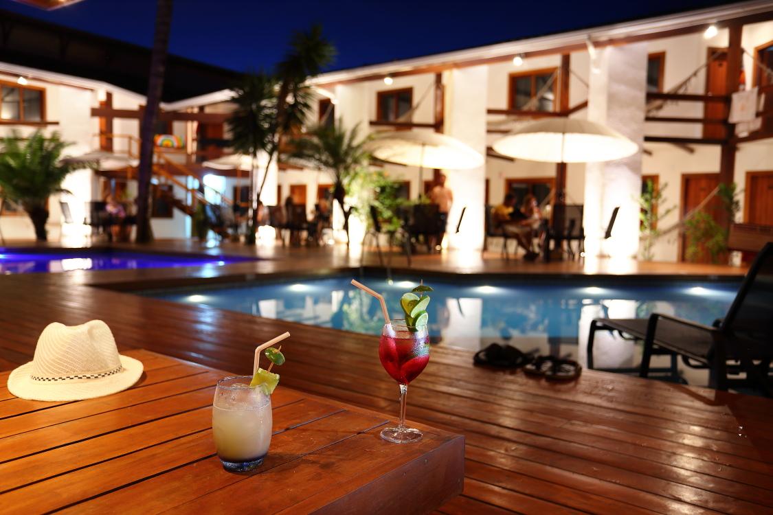 Bar/Salón Flamingo Beach Hotel by HC