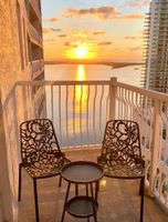 Alquiler Vacacional - Amazing Ocean & City Views | Spacious & Stylish | Pool, Gym, Free Parking
