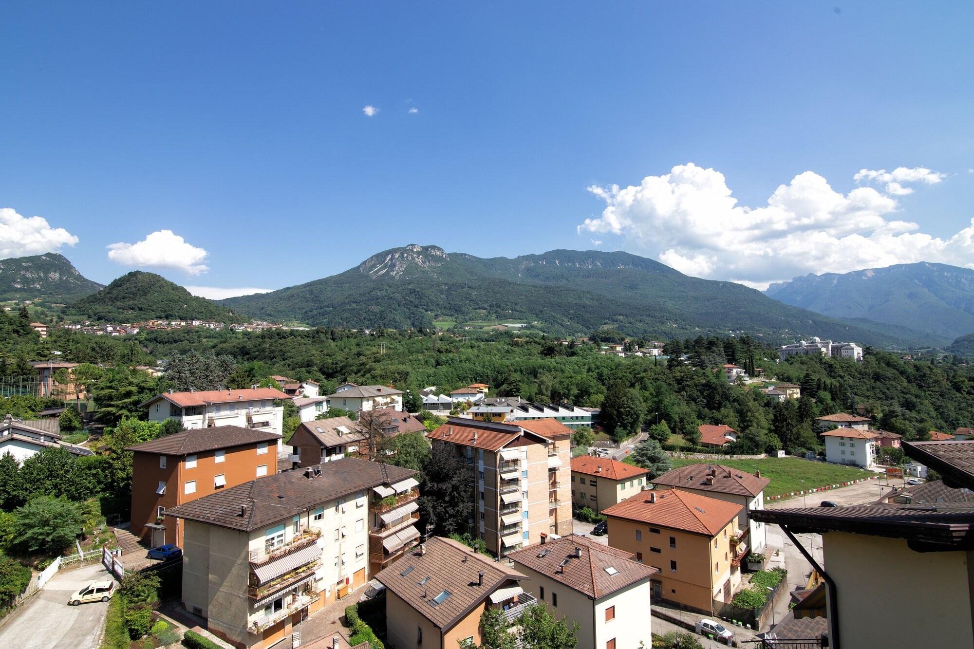 Vista Exterior Da Chris e Lisa 022205-AT-296296