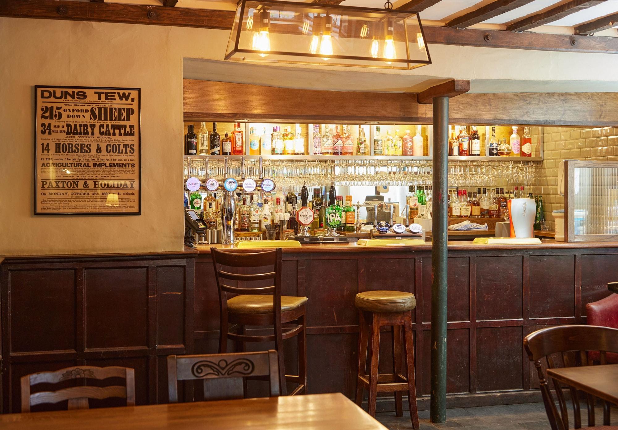 Bar/Salón Red Lion Hotel Adderbury by Greene King Inns