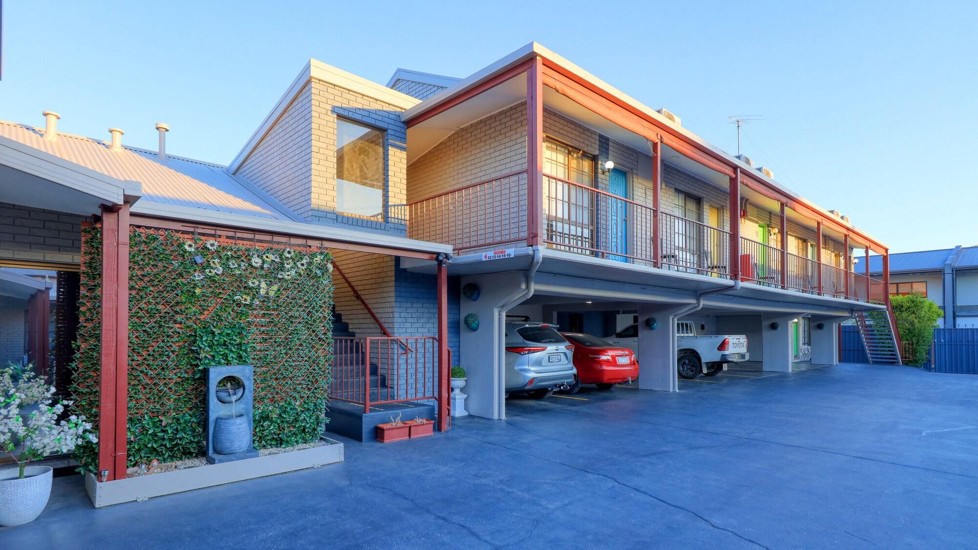 Vista Exterior The Cottage Motor Inn Albury CBD