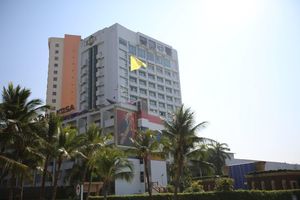 Alojamiento - Kosa Hotel & Shopping Mall