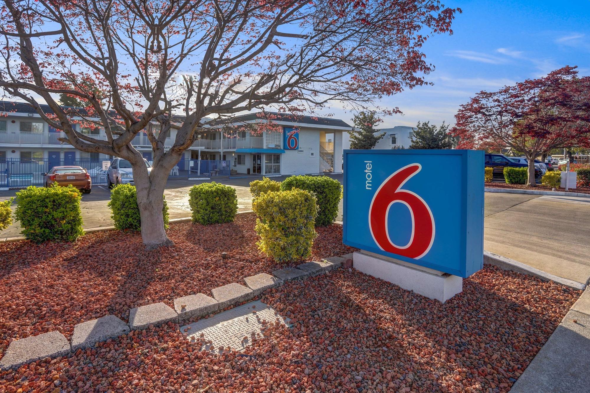 Varios Motel 6 Napa, CA