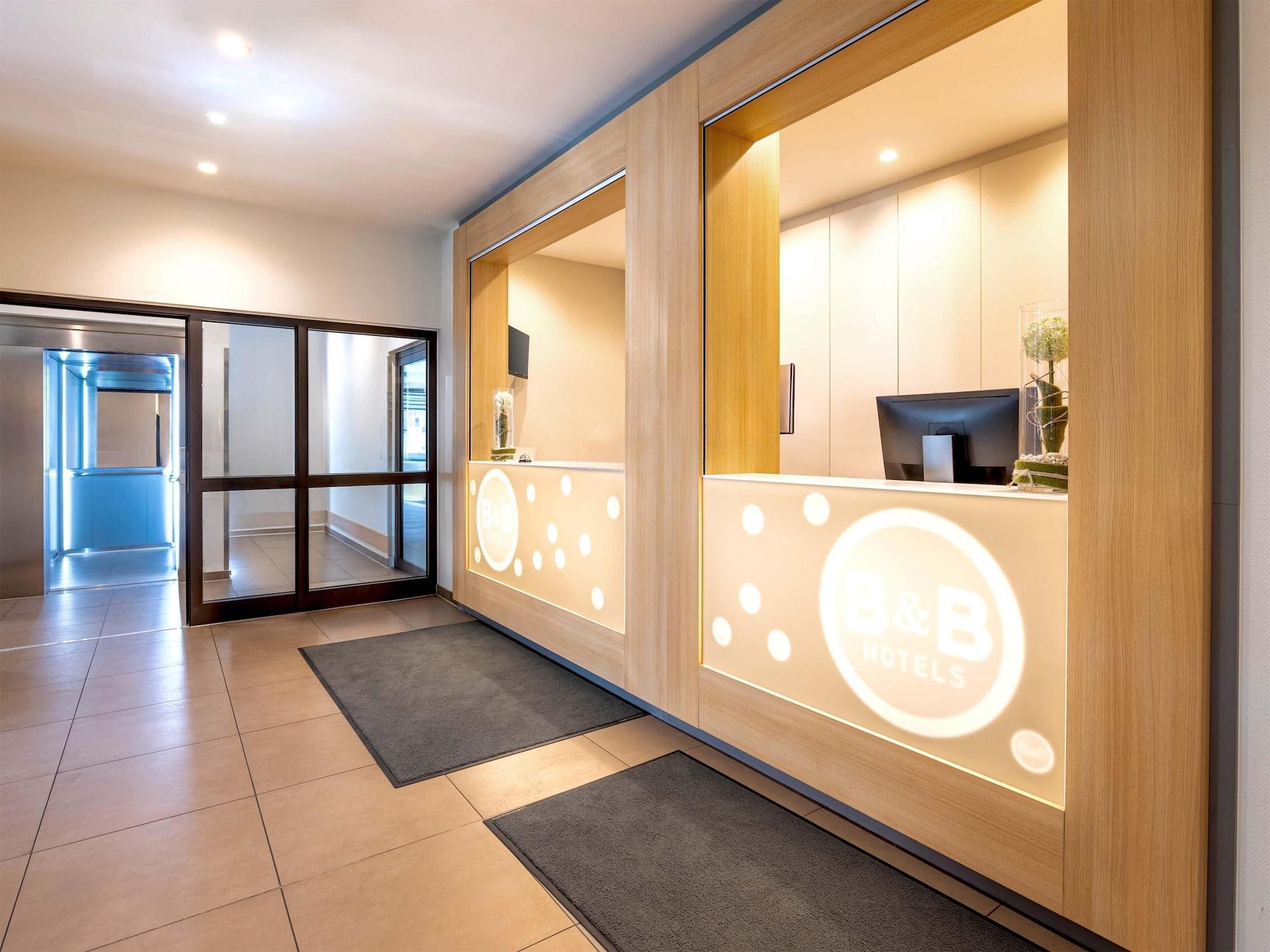 Vista Lobby B&B Hotel Stuttgart-Bad Cannstatt