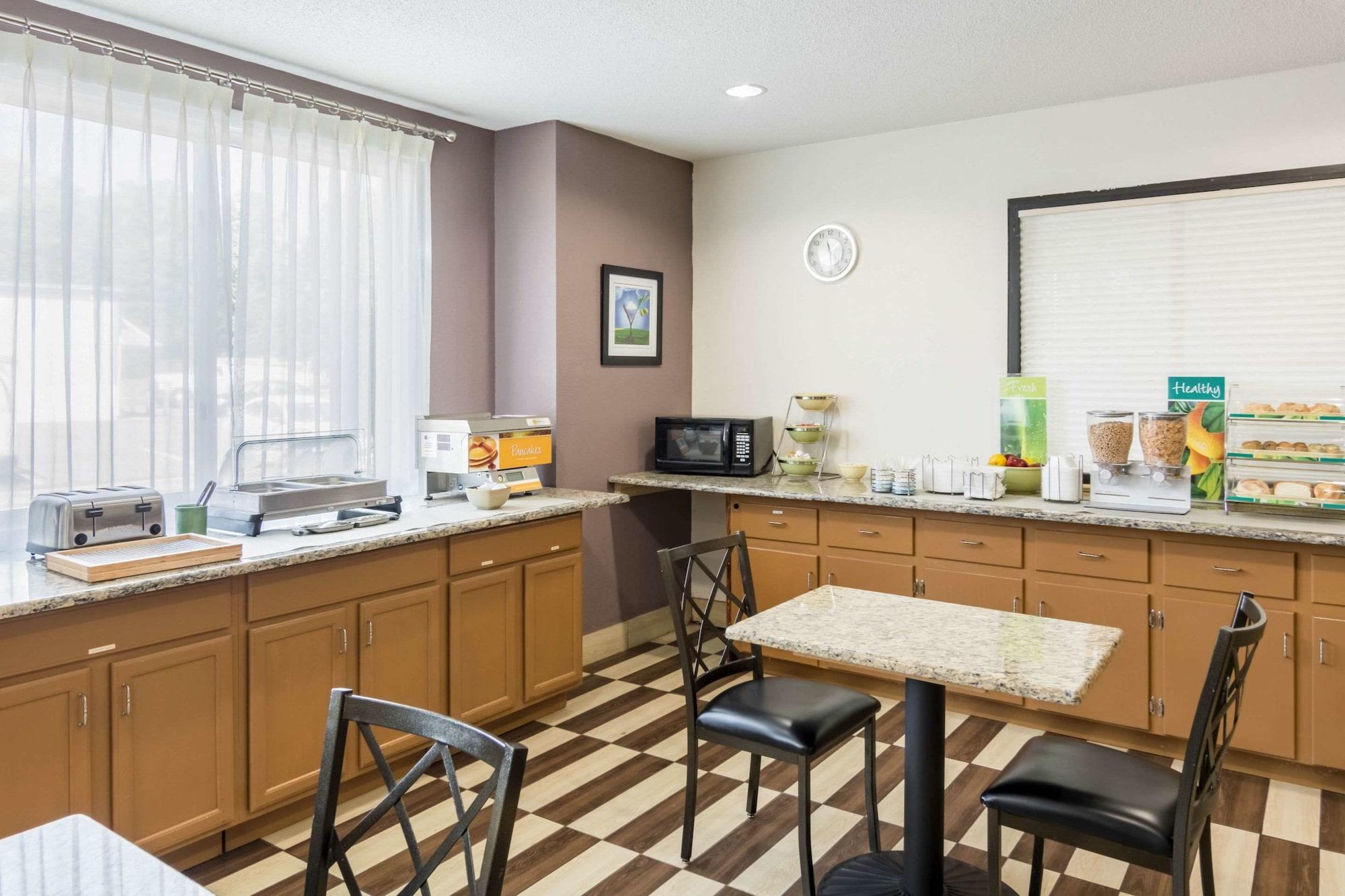 Restaurant Quality Inn Warsaw near Rappahannock River