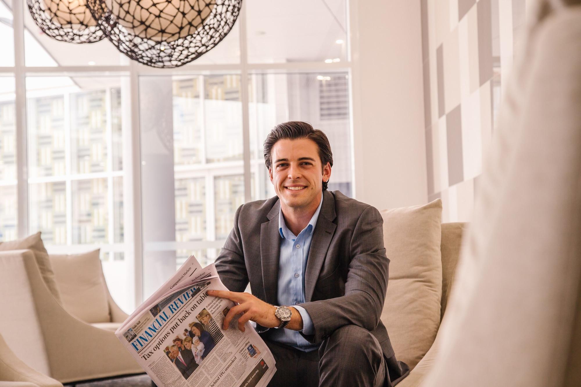 Vista Lobby Empire Apartment Hotel