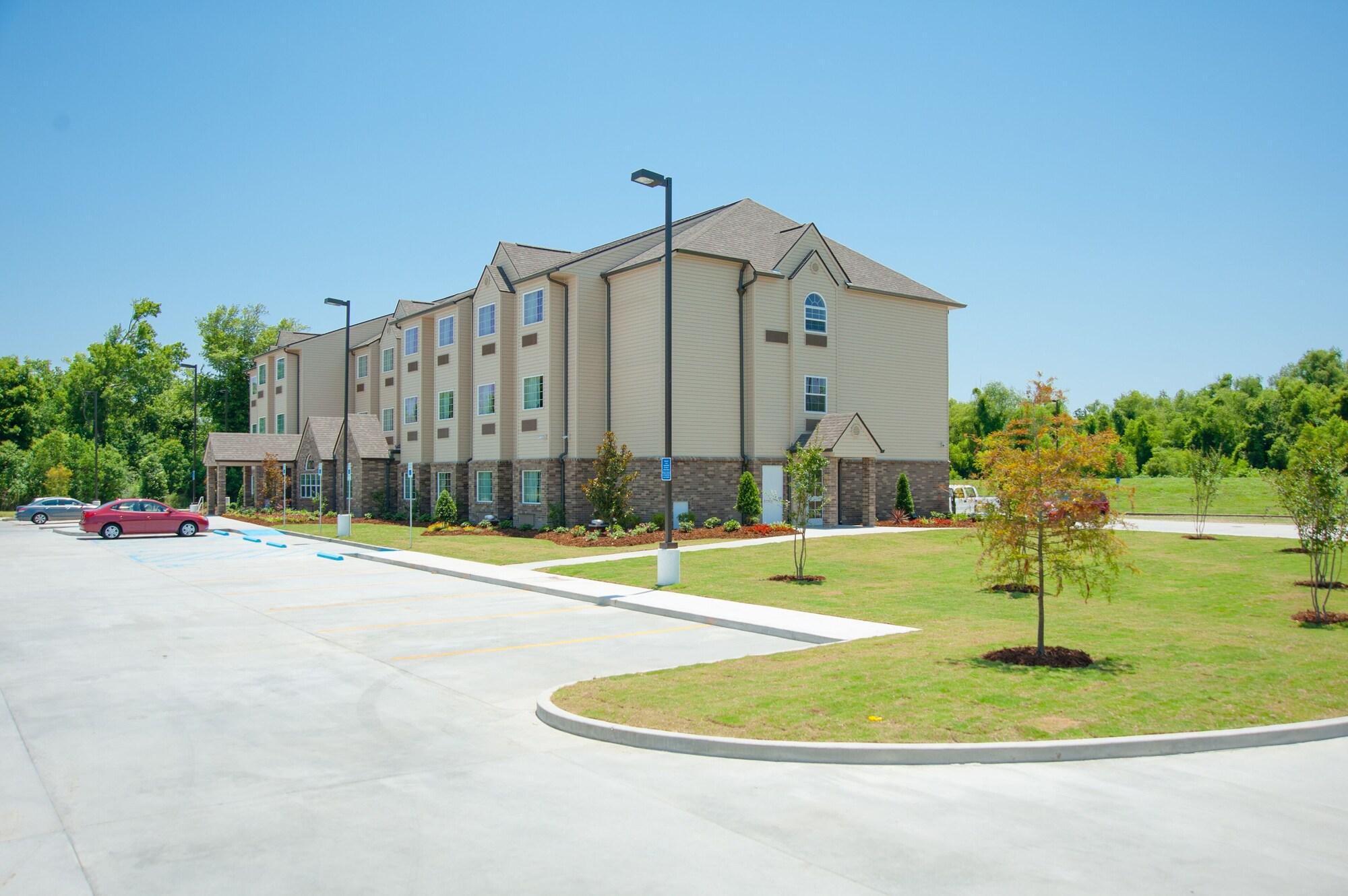 Vista Exterior WeStay Suites - Belle Chasse