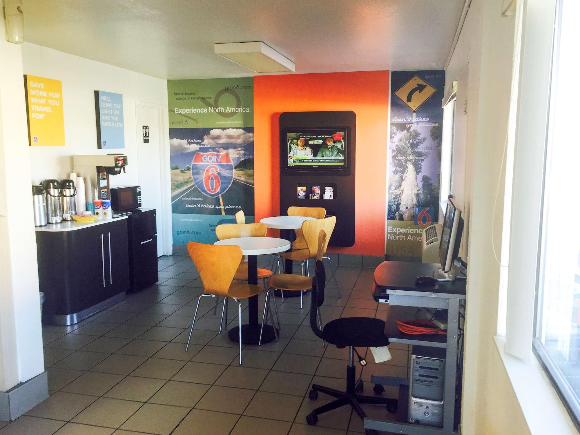 Bar/Salón Motel 6 Amarillo, TX - West