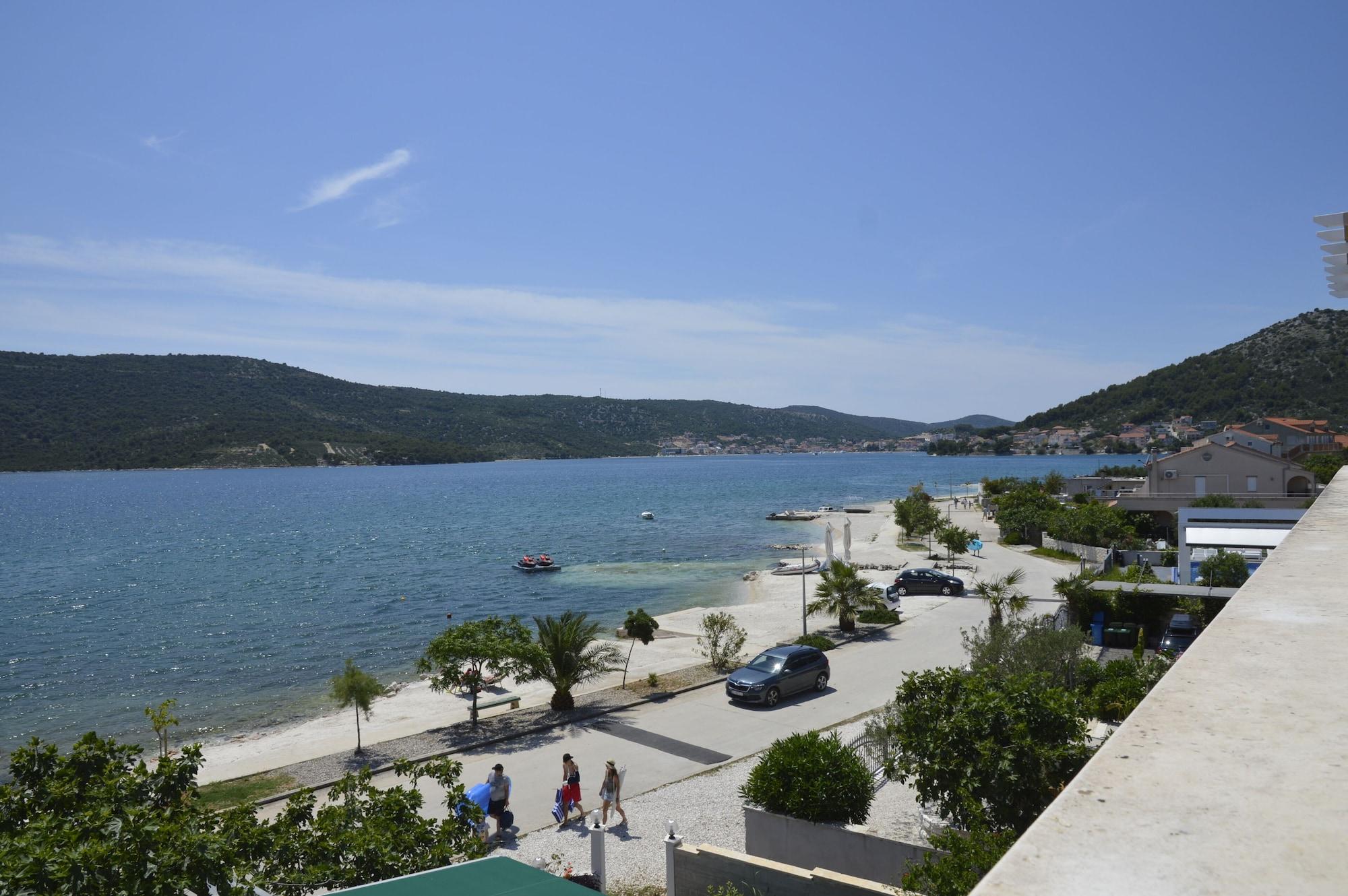 Varios Bed & Breakfast by the Beach