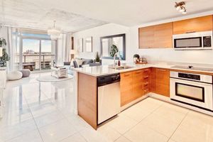 Alquiler Vacacional -  Sunset Views  • Pristine • Rooftop Pool & Lounge • Chic MIA • Parking Included