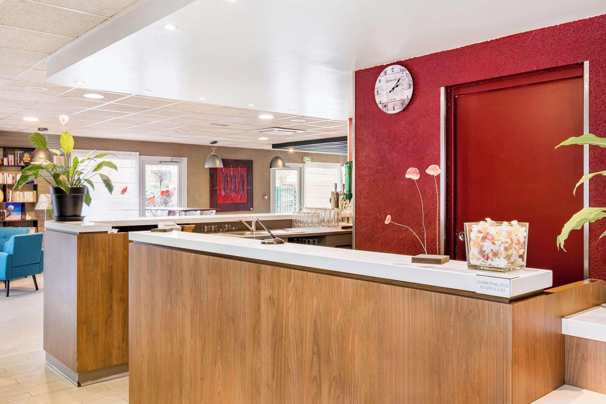 Varios Campanile Geneve - Ferney-Voltaire