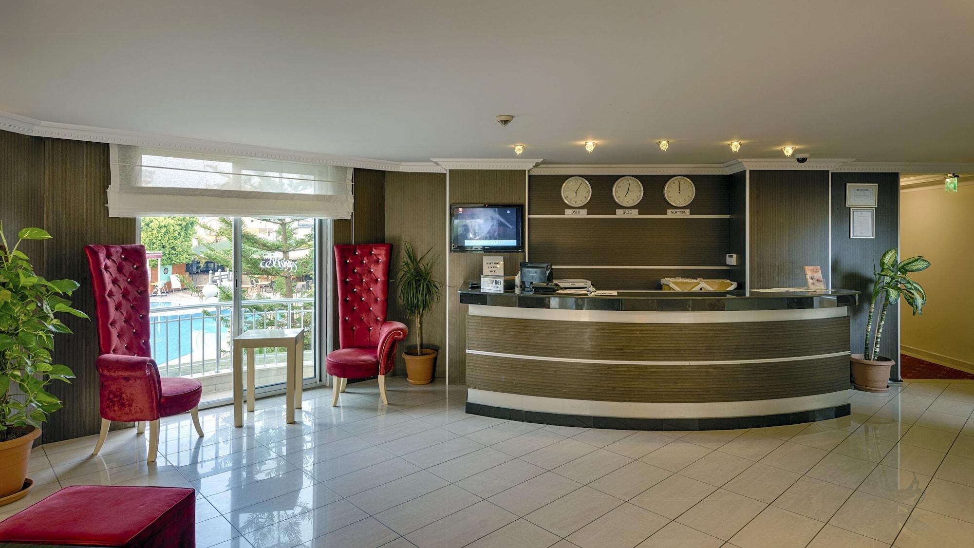 Vista Lobby Risus Hotel Side