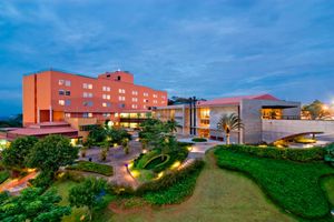 Alojamiento - Almenat Tapestry Collection By Hilton