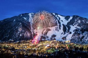 Alojamiento - Downtown Aspen 2BR Presidential condo w/ Heated Pool & Hot Tub,valet ski storage