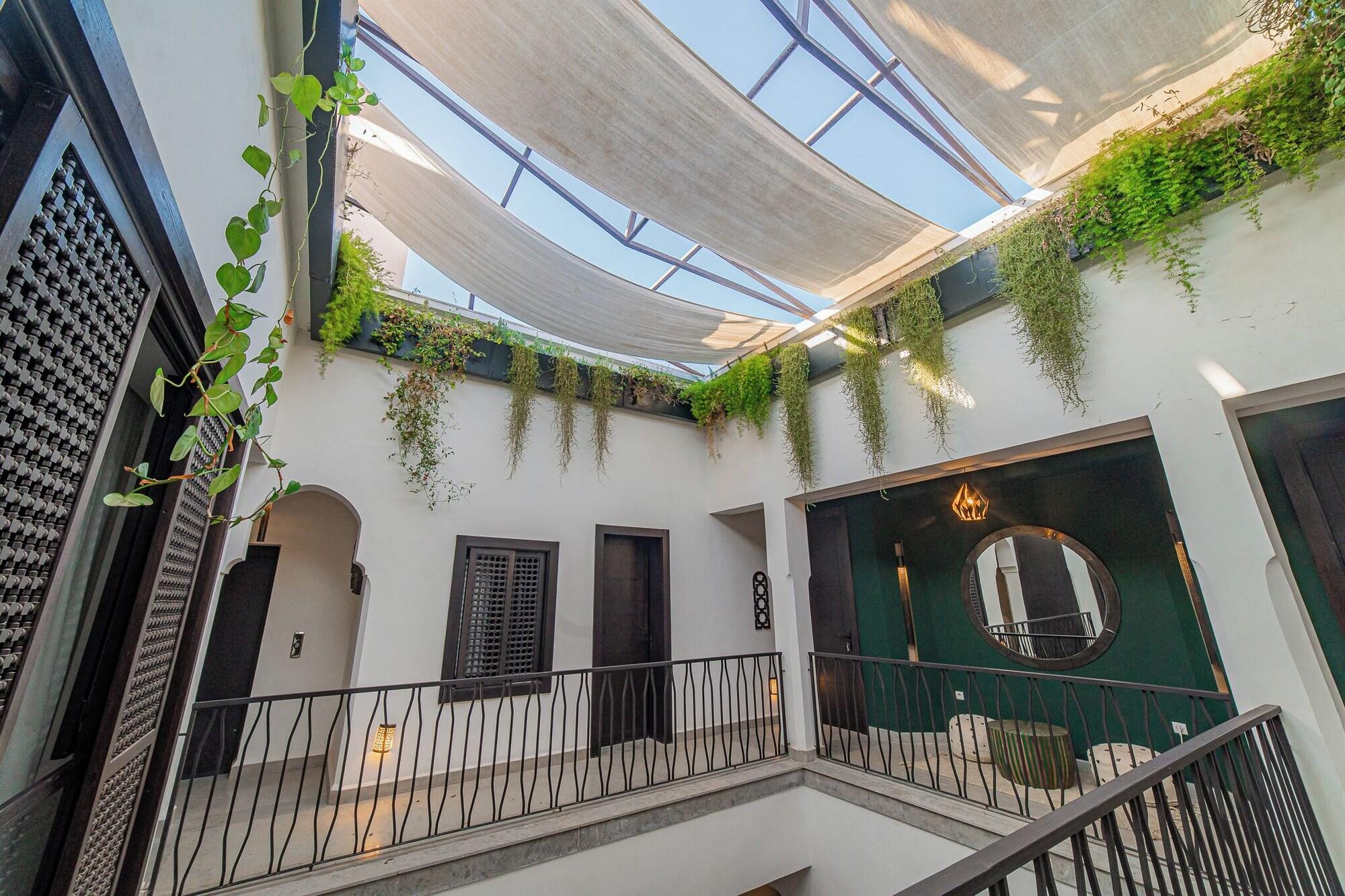Varios Riad Sabrawa