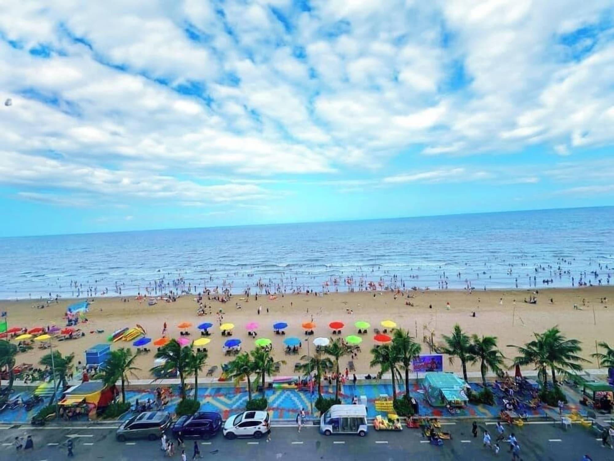Playa Chill Out Sea Apartment in Flamingo Hai Tien
