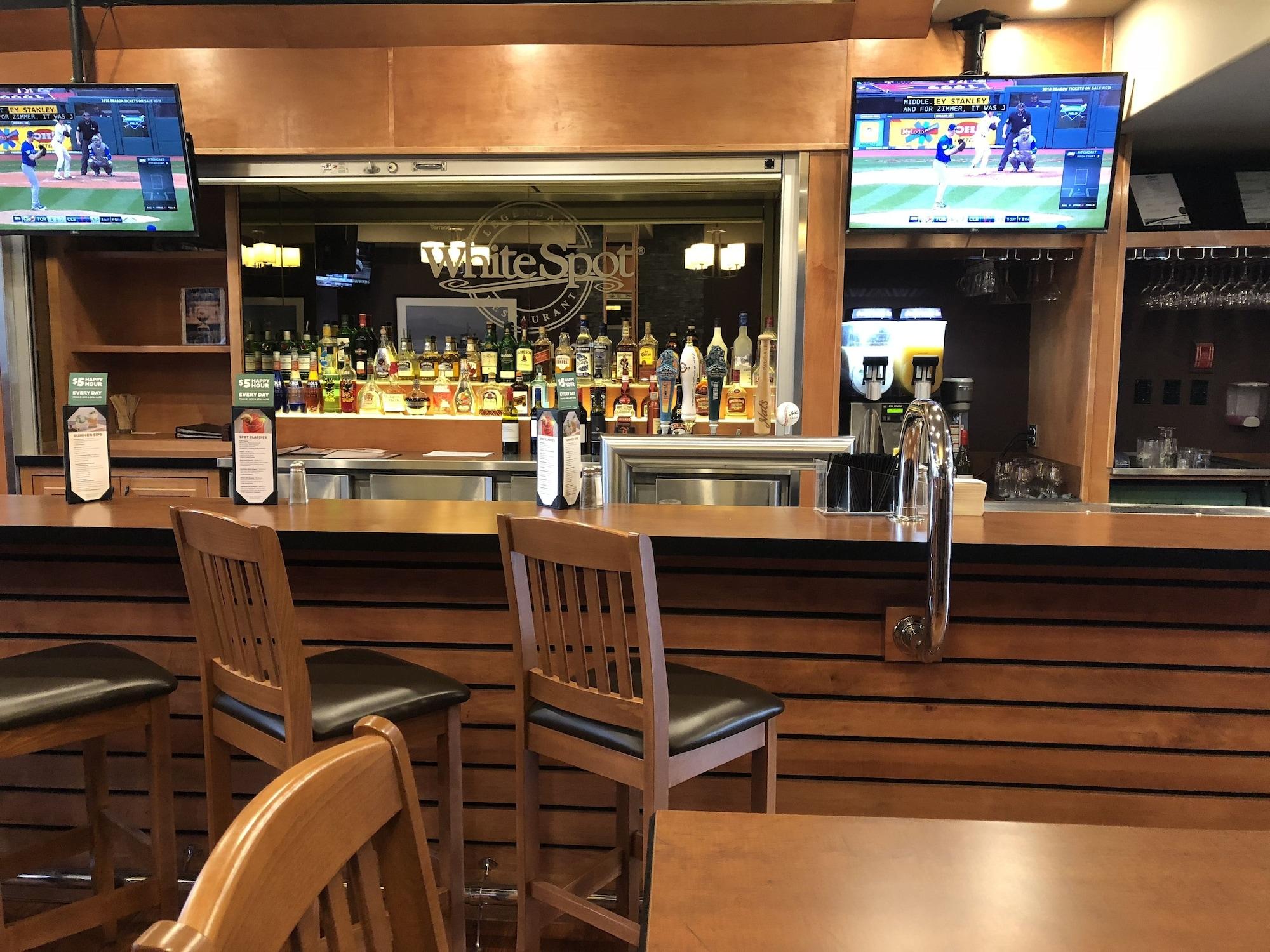 Bar/Salón Days Inn by Wyndham Terrace