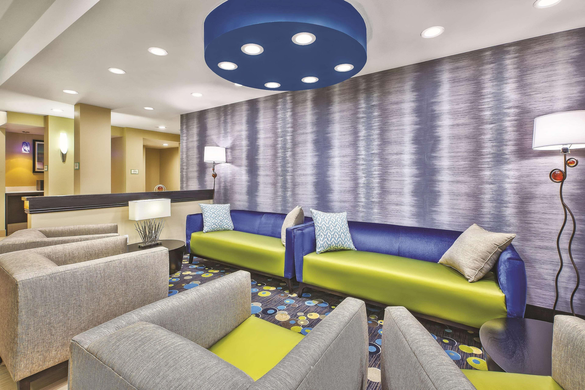 Vista Lobby La Quinta by Wyndham Niagara Falls