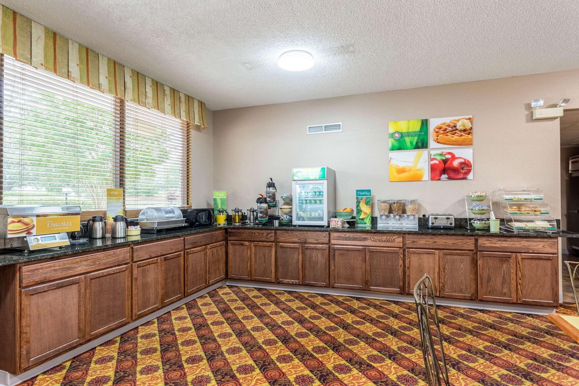 Restaurant Quality Inn & Conference Center