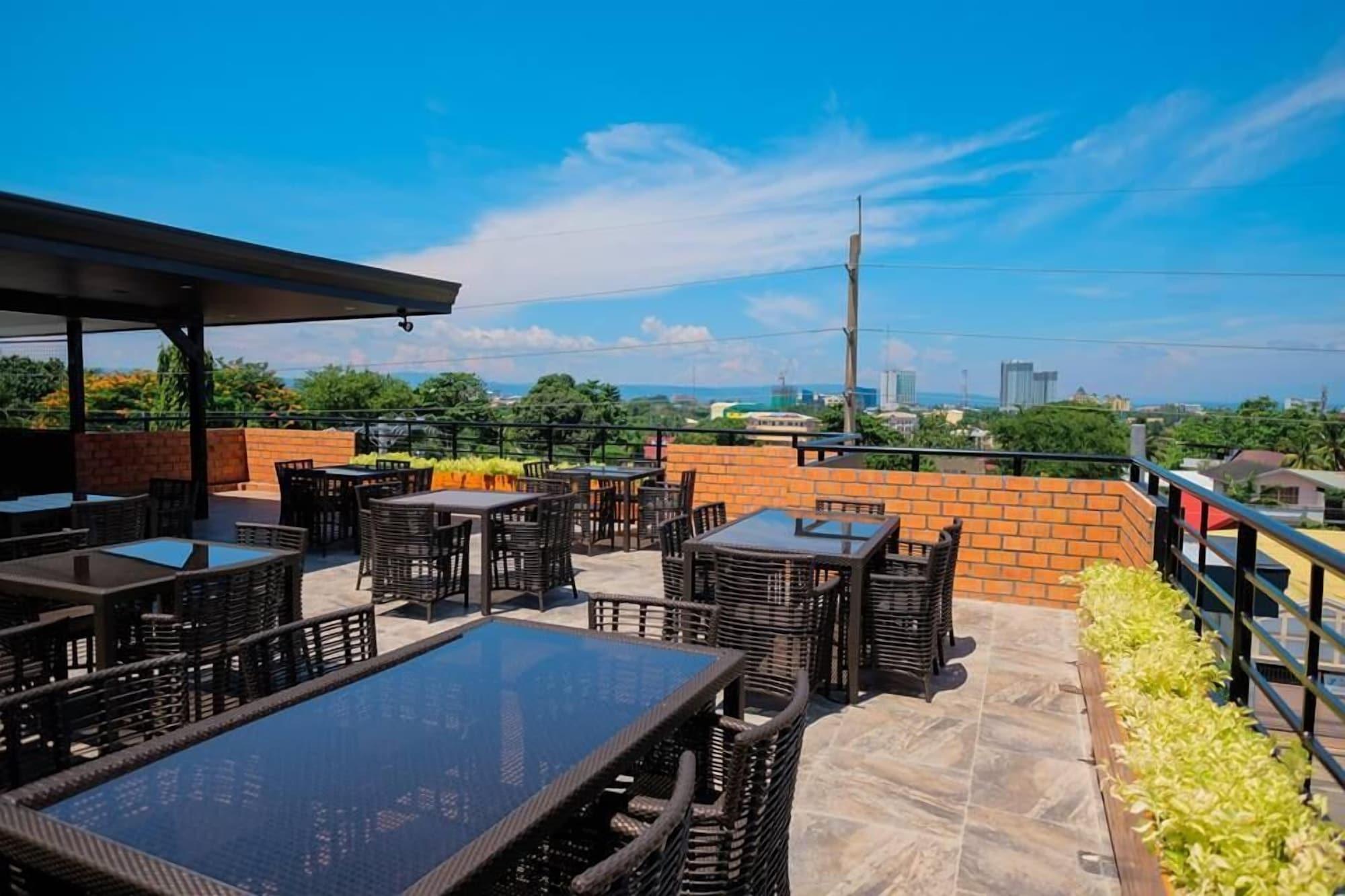 Bar/Salón The Madeline Boutique Hotel & Suites