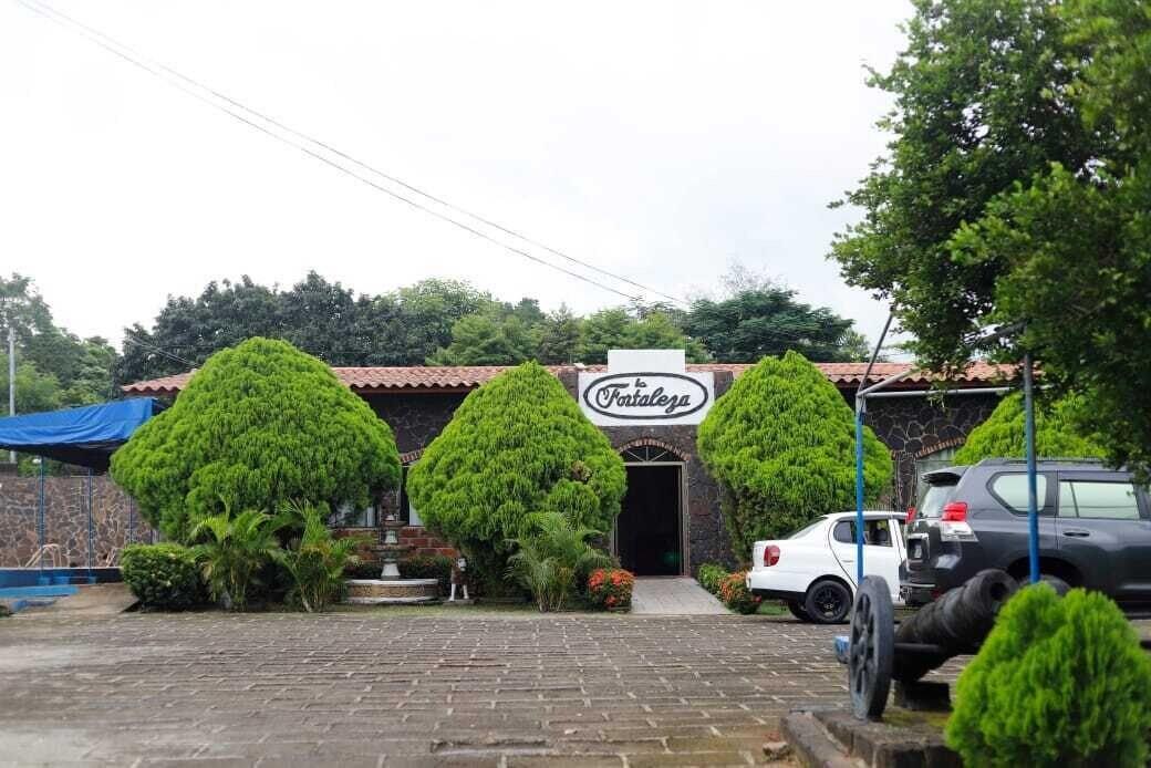 Varios Hotel La Fortaleza