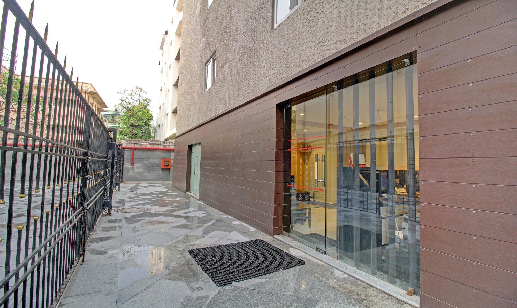 Vista Exterior Treebo Asl Prime, Gariahat