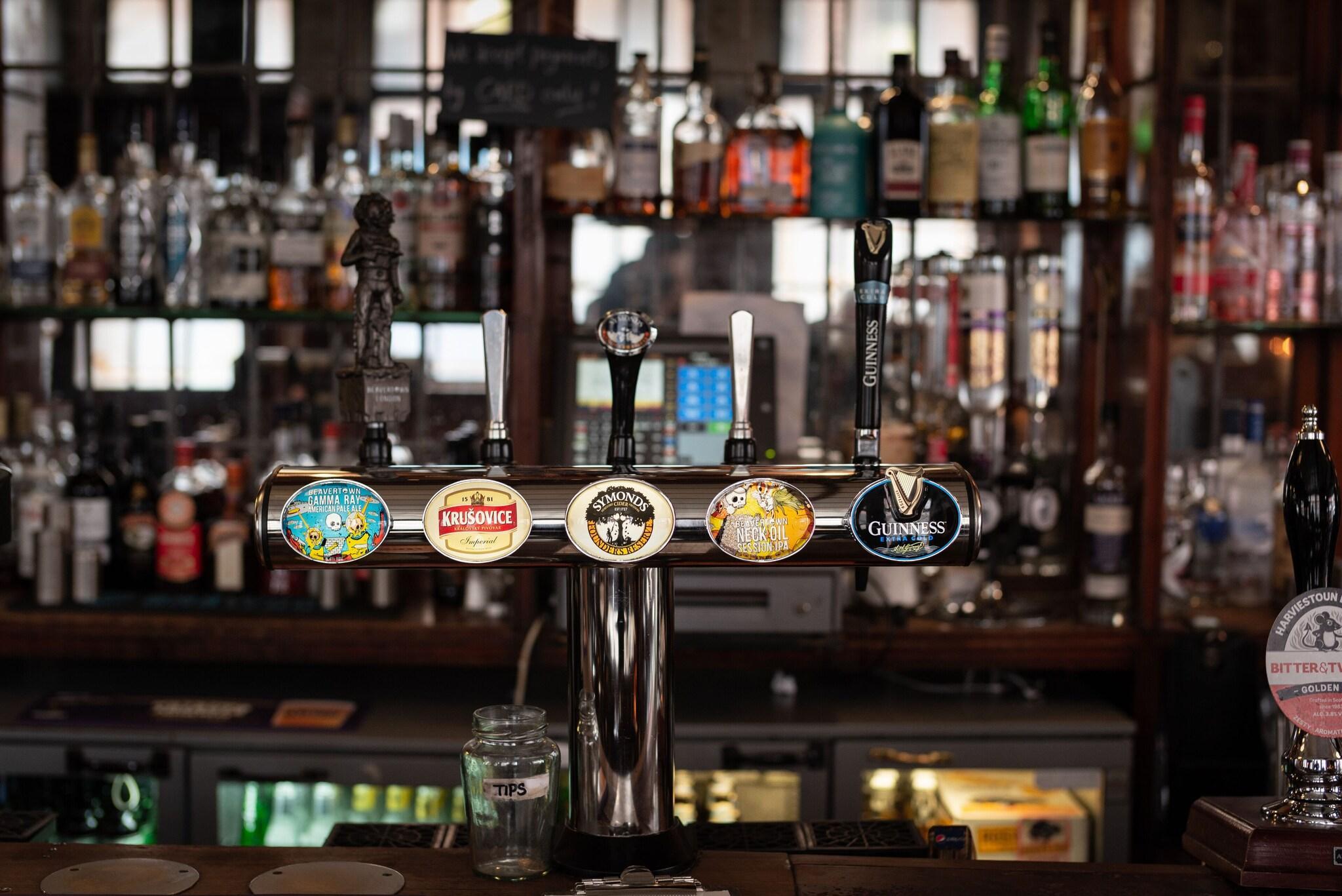 Bar/Salón Rose and Crown Stoke Newington