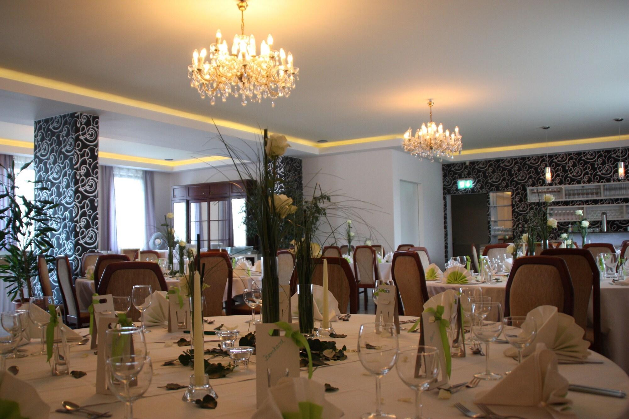 Salón de Baile Hotel & Restaurant Hessischer Hof