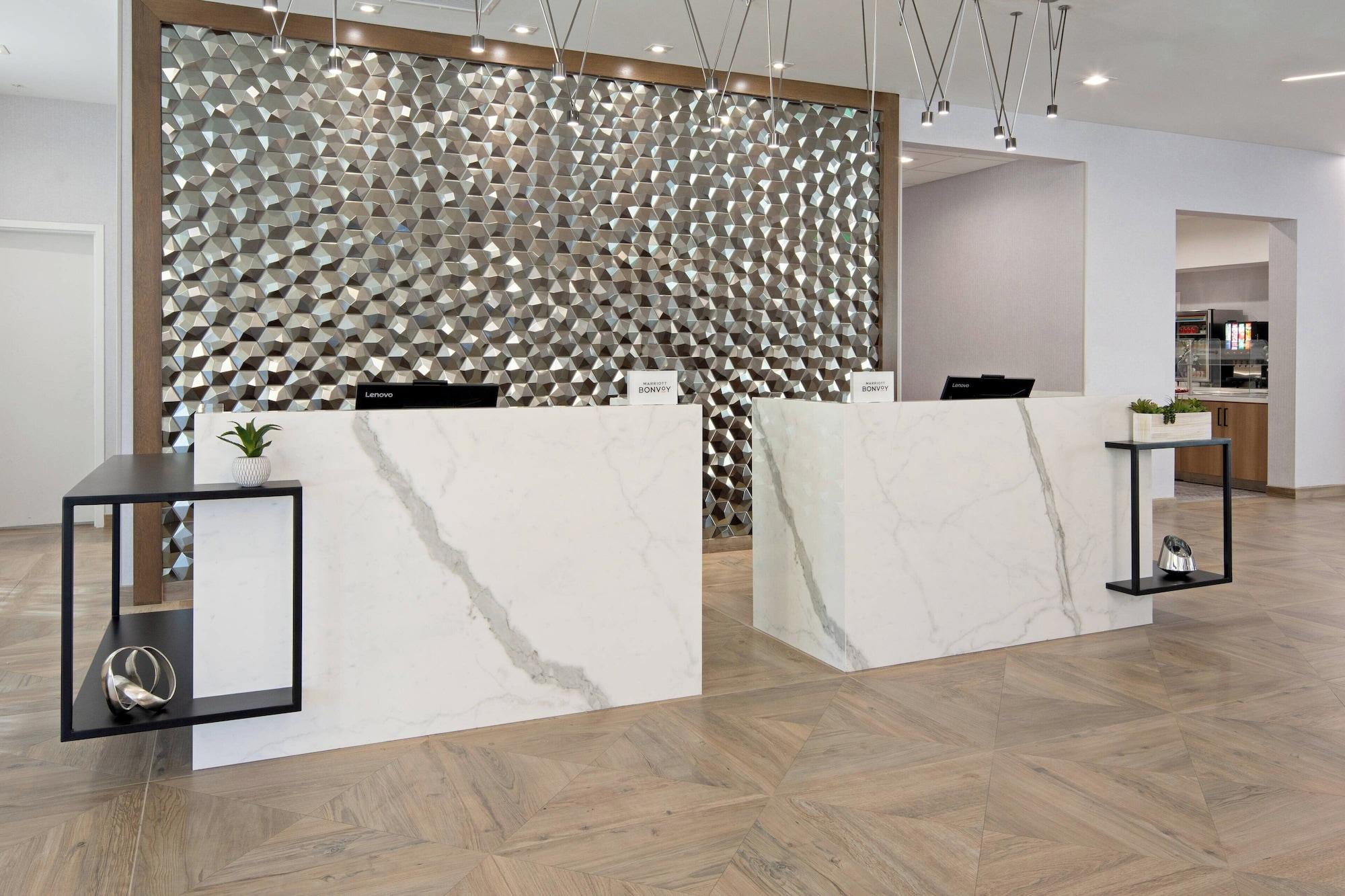 Vista Lobby SpringHill Suites by Marriott Valencia