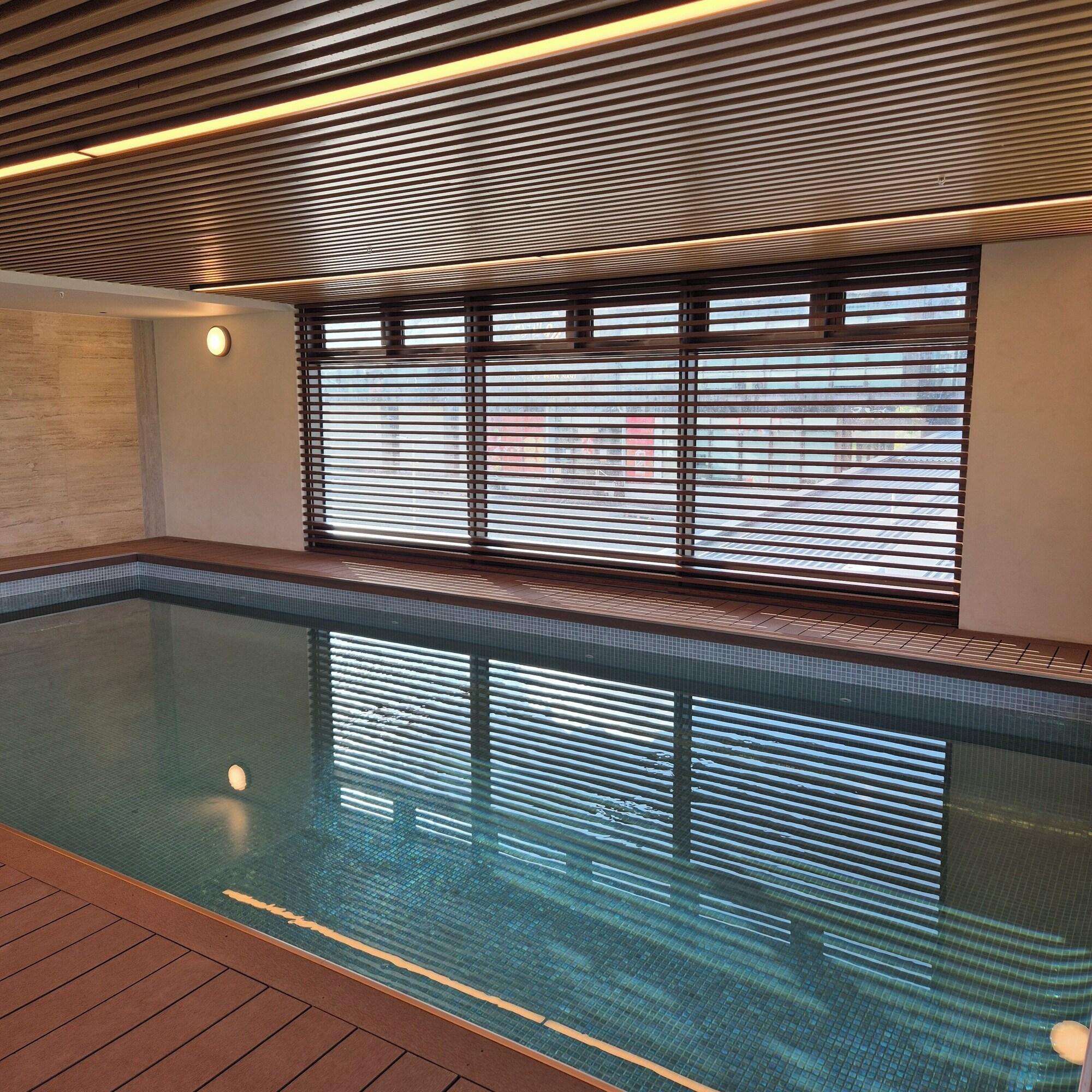 Vista Piscina Maxim Hotel Auckland