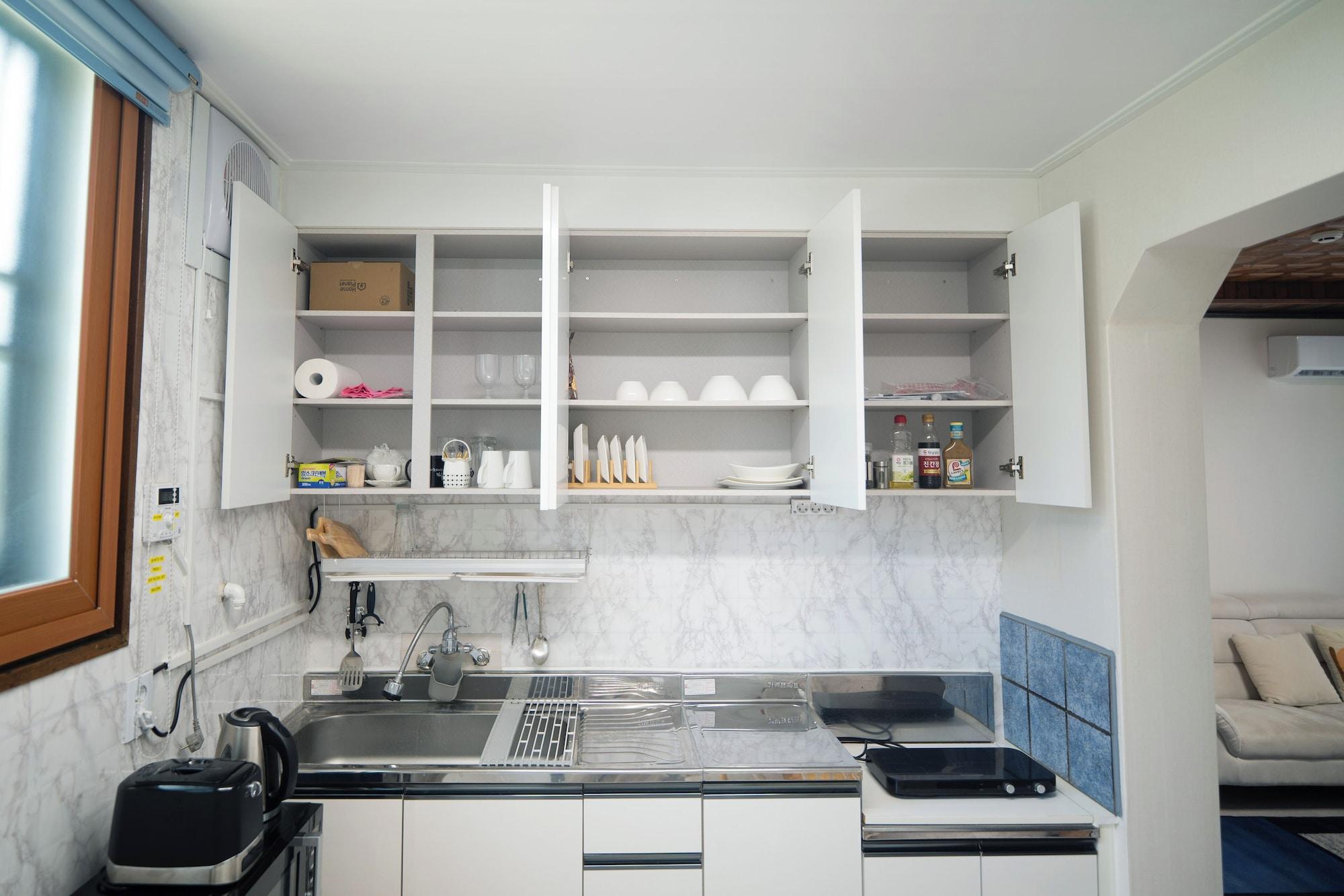 Equipamiento de Habitación TOV STAY