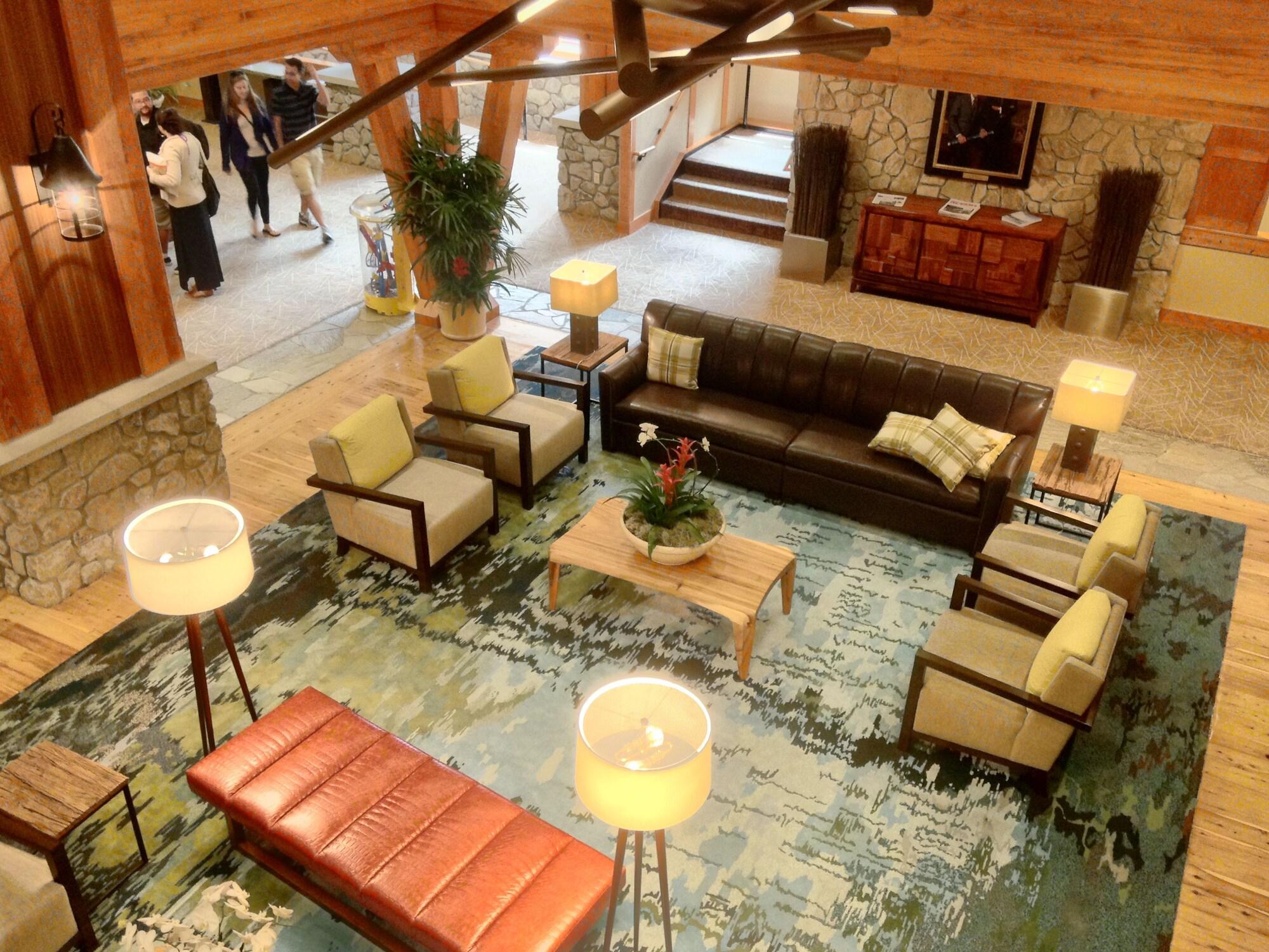 Vista Lobby Heavenly Village Condos - Grand Residence