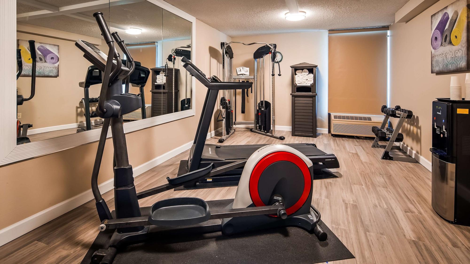 Gimnasio Best Western Plus Yadkin Valley Inn & Suites