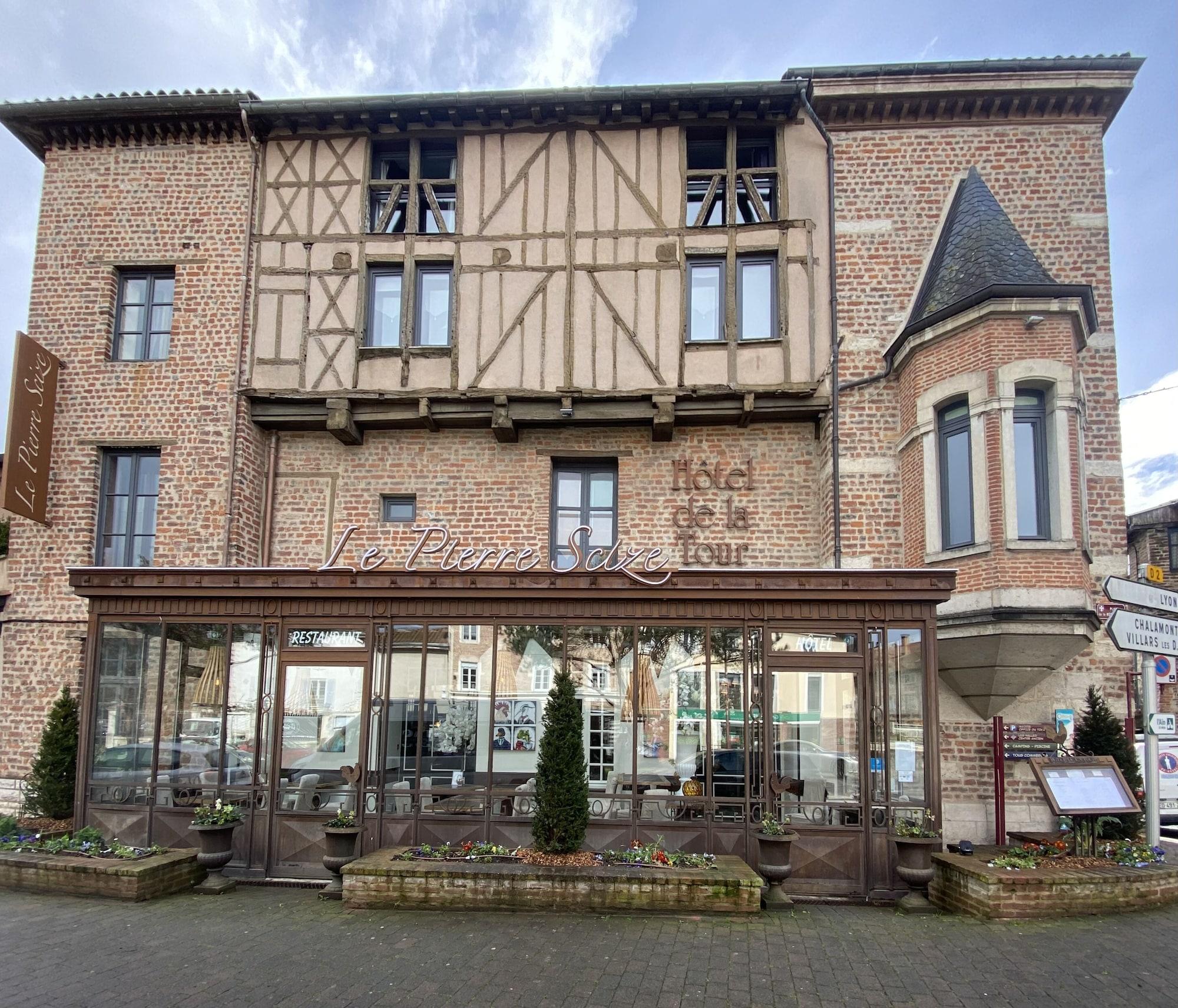 Varios Hôtel de La Tour