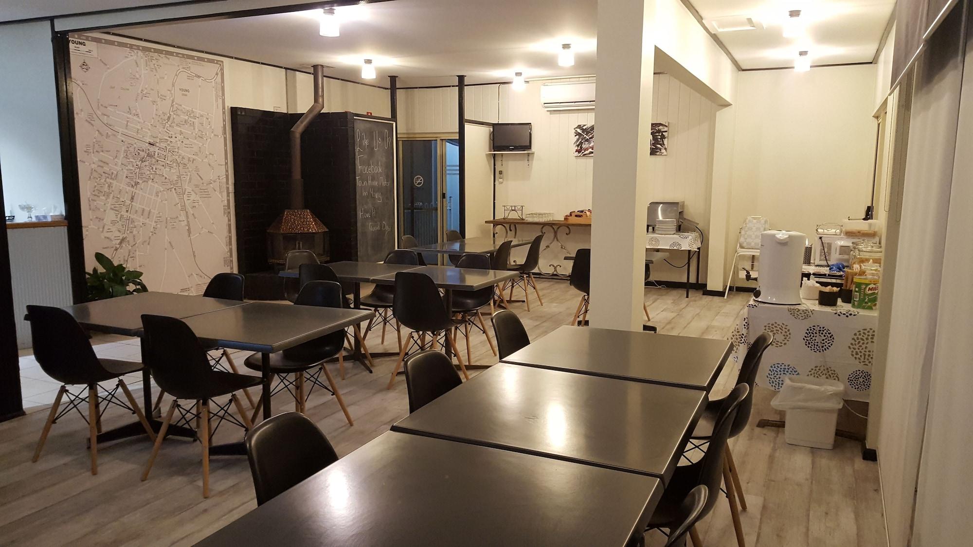 Restaurant Town House Motor Inn