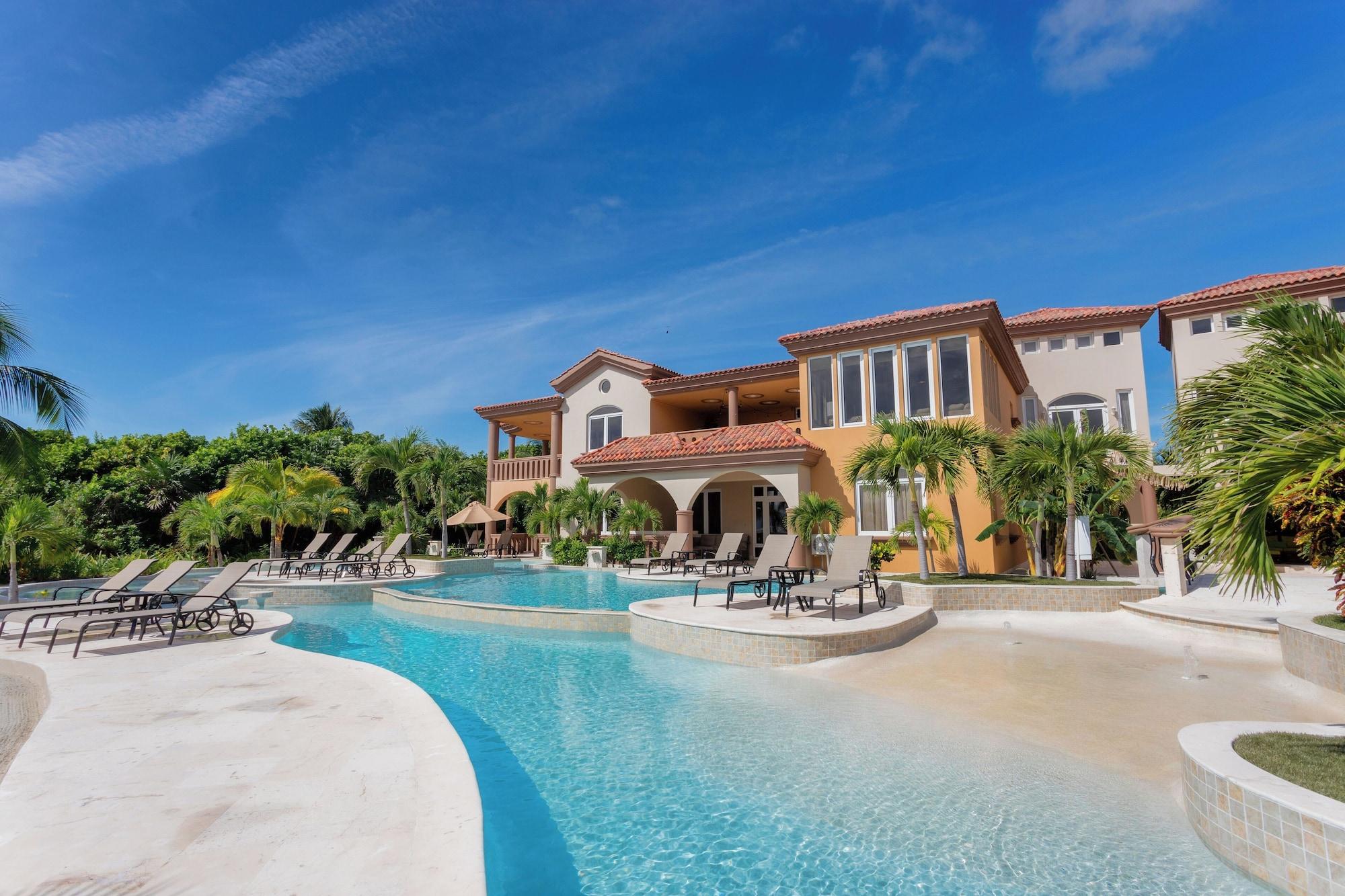Vista Exterior Belizean Cove Estates