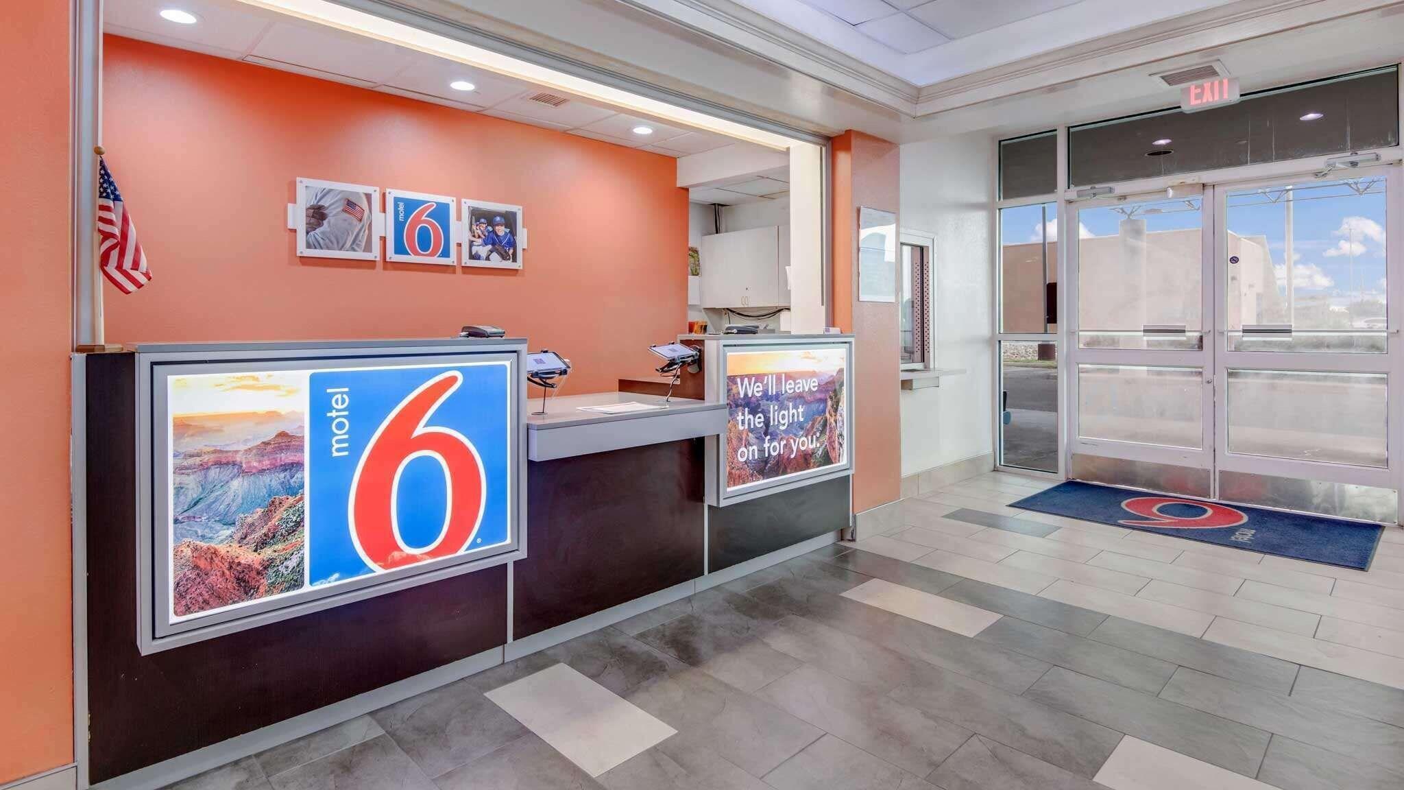 Vista Lobby Motel 6 Roswell, NM