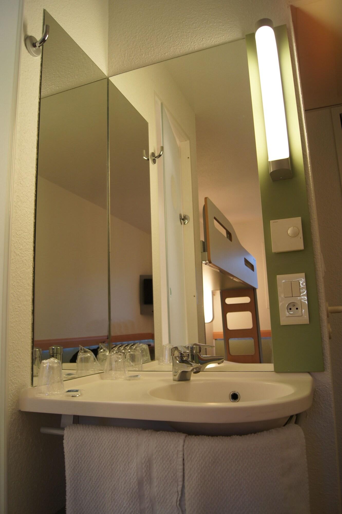 Equipamiento de Habitación ibis Budget Pau Est