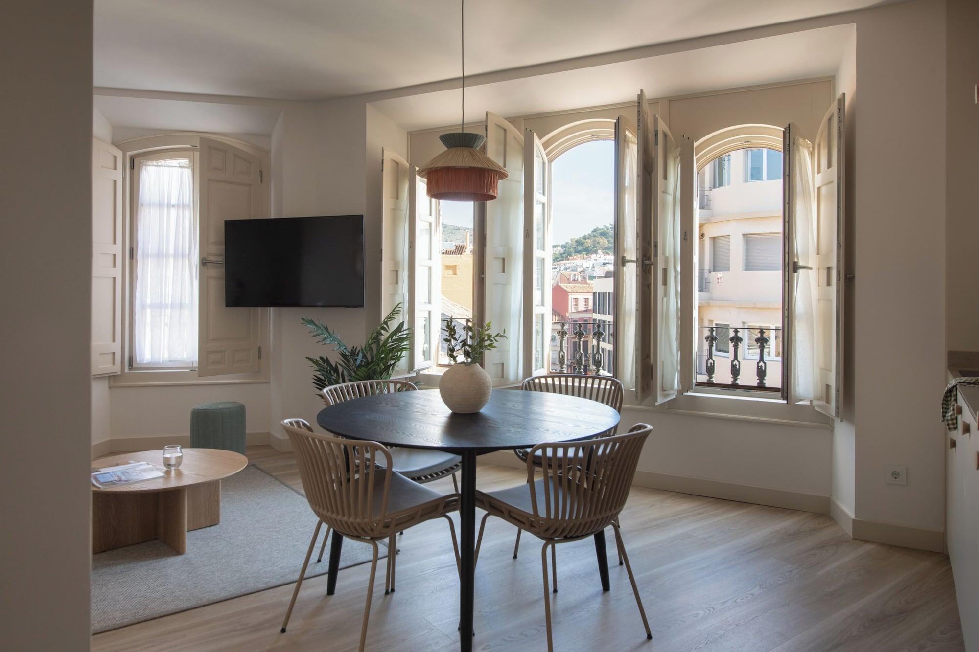 Varios Líbere Málaga Plaza del Siglo