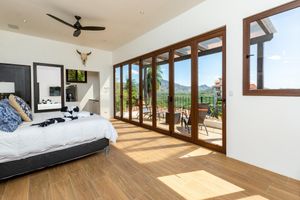 Paquete - Luxury Ocean-View Flamingo Home with Pool, Apartment and Party Deck
