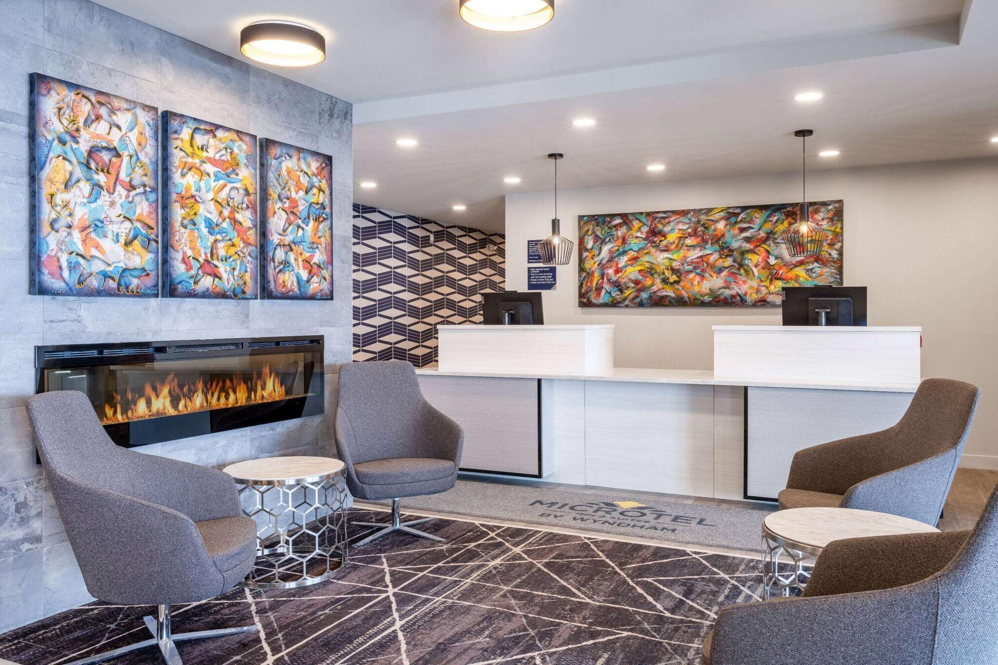 Vista Lobby Microtel Inn & Suites By Wyndham Kanata