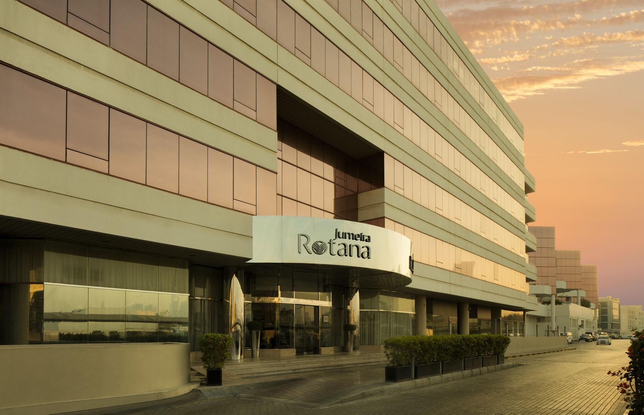 Vista Exterior Jumeira Rotana