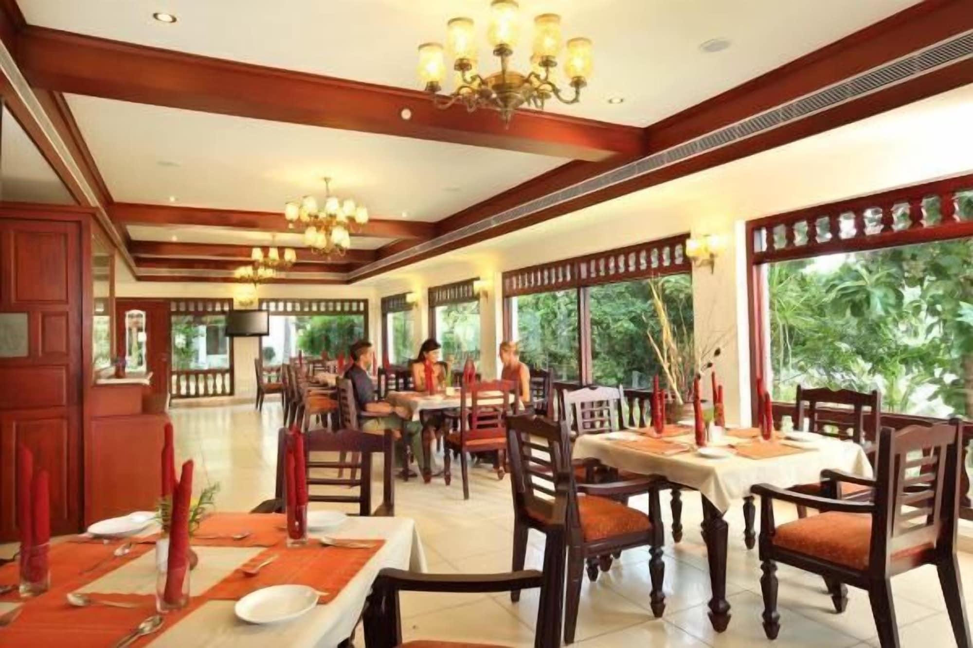 Restaurant Fragrant Nature Backwater Resort & Ayurveda Spa