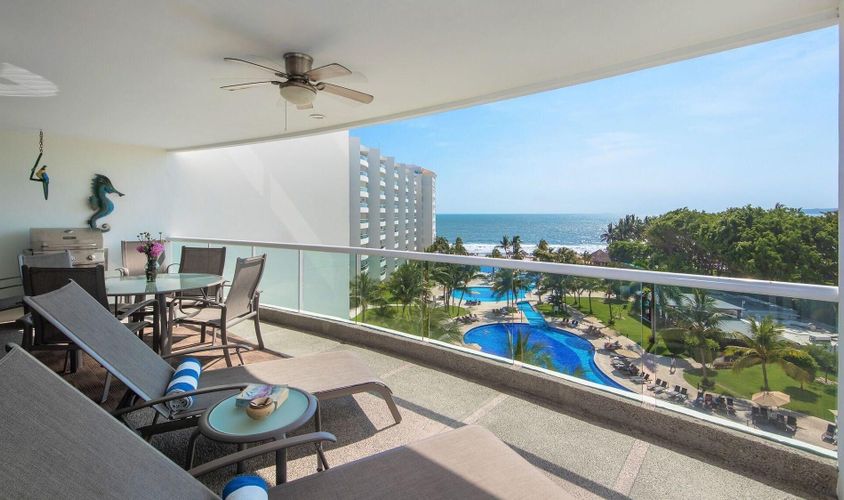 Breathtaking Villa Magna Beachfront Condo, 3 Bedrooms Sleeps 6, Nuevo