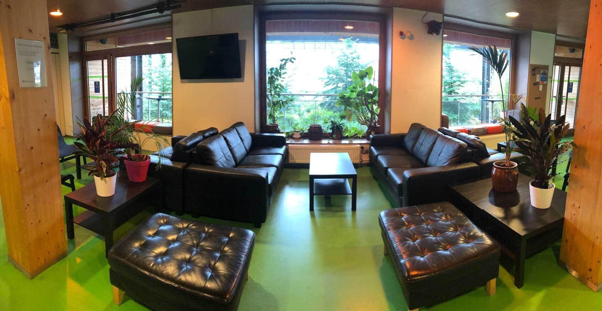 Vista Lobby Auberge de Jeunesse Paris HI Yves Robert