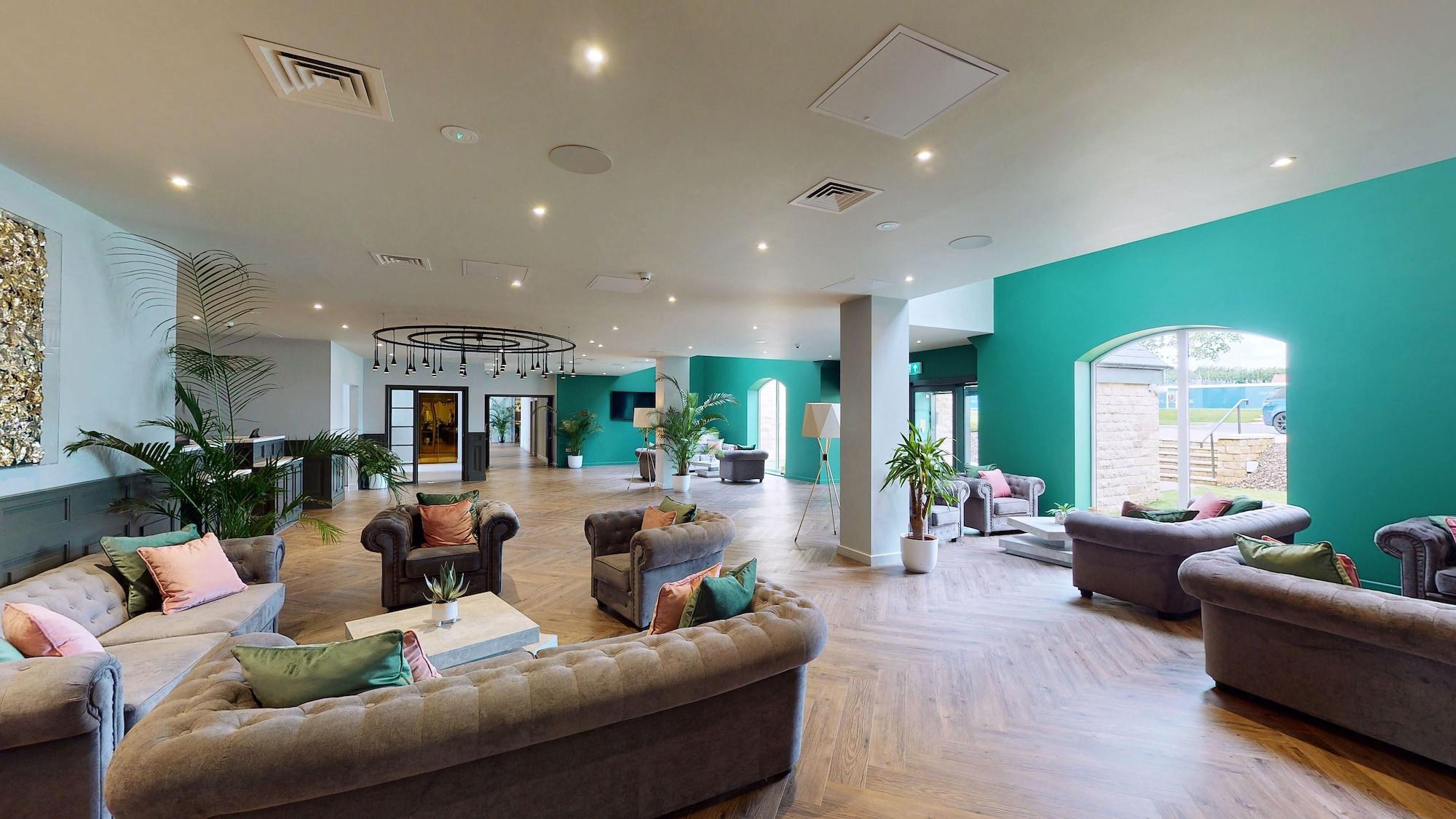Vista Lobby WILDES INNS
